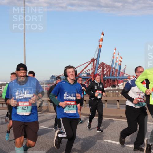 03.10.2024 - Köhlbrandbrückenlauf Matties Gatica Varas http://msf.ph/oto/7147958 03.10.2024 09:44:23 Position 2 1683, 1526, 1627, 2000, 436, 1874, 3236 meine-sportfotos.de