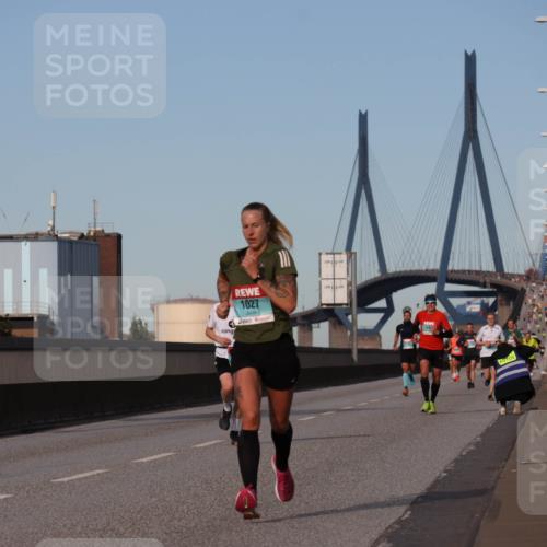 03.10.2024 - Köhlbrandbrückenlauf Luisa Fischer http://msf.ph/oto/7147969 03.10.2024 09:40:19 Position 3 1027 meine-sportfotos.de