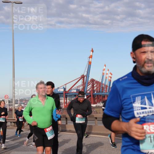 03.10.2024 - Köhlbrandbrückenlauf Matties Gatica Varas http://msf.ph/oto/7147978 03.10.2024 09:44:24 Position 2 2460, 1683, 1526, 127, 1590, 1627 meine-sportfotos.de