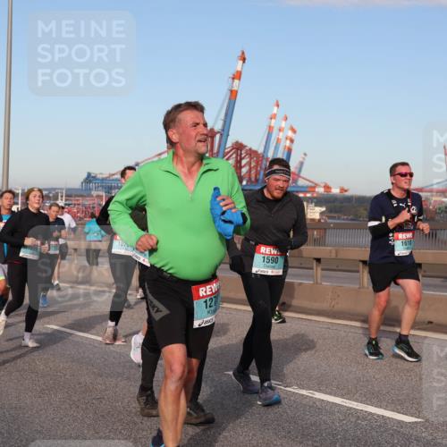 03.10.2024 - Köhlbrandbrückenlauf Matties Gatica Varas http://msf.ph/oto/7147985 03.10.2024 09:44:25 Position 2 1683, 1075, 1610, 1590, 127 meine-sportfotos.de