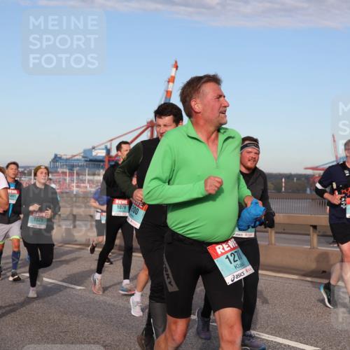 03.10.2024 - Köhlbrandbrückenlauf Matties Gatica Varas http://msf.ph/oto/7147990 03.10.2024 09:44:25 Position 2 2466, 2491, 1683, 1526, 1079, 200, 1278, 1610 meine-sportfotos.de