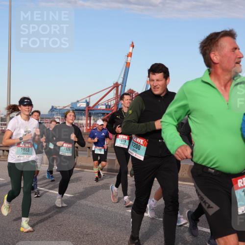 03.10.2024 - Köhlbrandbrückenlauf Matties Gatica Varas http://msf.ph/oto/7148001 03.10.2024 09:44:26 Position 2 2460, 1683, 1526, 1079, 1200, 1, 12, 161 meine-sportfotos.de