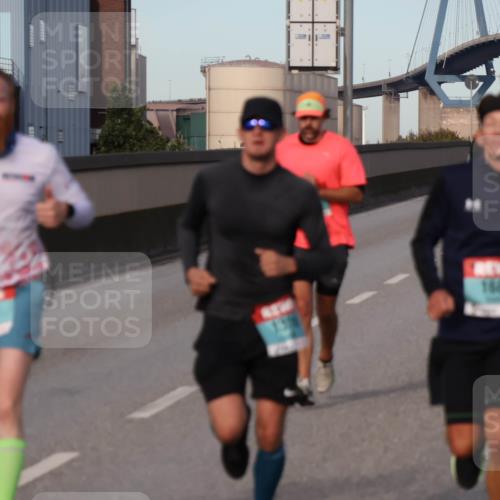 03.10.2024 - Köhlbrandbrückenlauf Luisa Fischer http://msf.ph/oto/7148002 03.10.2024 09:41:52 Position 3 103, 1640 meine-sportfotos.de