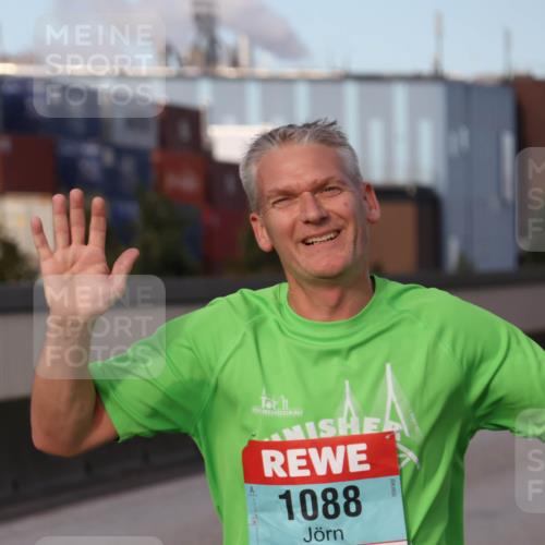 03.10.2024 - Köhlbrandbrückenlauf Luisa Fischer http://msf.ph/oto/7148012 03.10.2024 09:42:03 Position 3 1088 meine-sportfotos.de