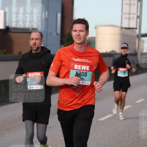 03.10.2024 - Köhlbrandbrückenlauf Luisa Fischer http://msf.ph/oto/7148021 03.10.2024 09:42:05 Position 3 20, 30, 1308, 1307 meine-sportfotos.de