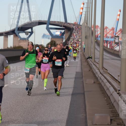 03.10.2024 - Köhlbrandbrückenlauf Luisa Fischer http://msf.ph/oto/7148029 03.10.2024 09:42:07 Position 3 1307, 1260, 1091 meine-sportfotos.de