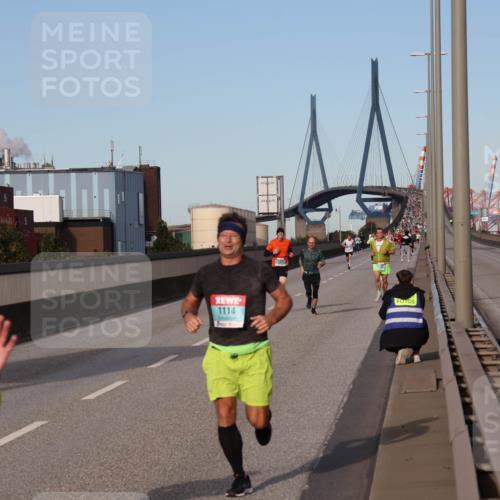 03.10.2024 - Köhlbrandbrückenlauf Luisa Fischer http://msf.ph/oto/7148031 03.10.2024 09:42:49 Position 3 213, 1114 meine-sportfotos.de