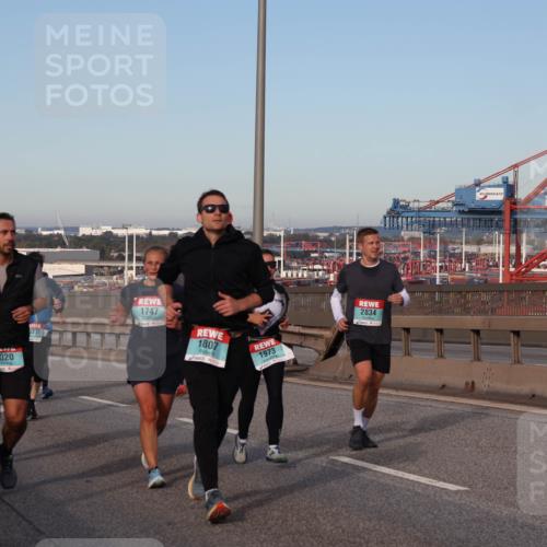 03.10.2024 - Köhlbrandbrückenlauf Matties Gatica Varas http://msf.ph/oto/7148075 03.10.2024 09:44:31 Position 2 1500, 1965, 2020, 2237, 1747, 1807, 1973, 2834 meine-sportfotos.de