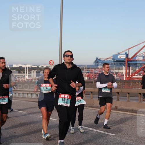 03.10.2024 - Köhlbrandbrückenlauf Matties Gatica Varas http://msf.ph/oto/7148086 03.10.2024 09:44:32 Position 2 500, 2020, 1747, 1807, 1973 meine-sportfotos.de