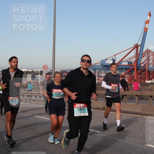 03.10.2024 - Köhlbrandbrückenlauf Matties Gatica Varas http://msf.ph/oto/7148091 03.10.2024 09:44:32 Position 2 500, 1965, 2020, 00, 1, 1747, 1807 meine-sportfotos.de