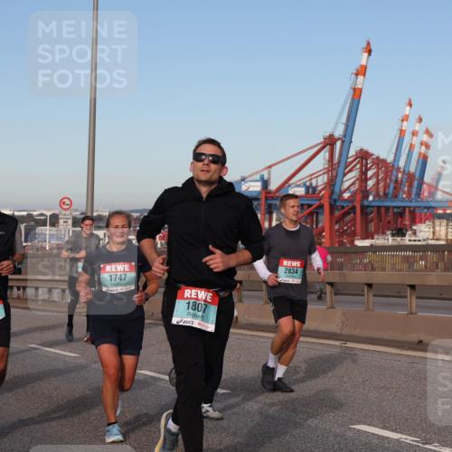 03.10.2024 - Köhlbrandbrückenlauf Matties Gatica Varas http://msf.ph/oto/7148095 03.10.2024 09:44:32 Position 2 2020, 1747, 1807, 2834 meine-sportfotos.de