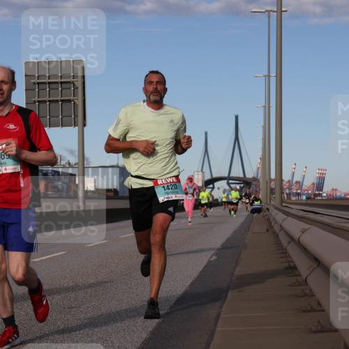 03.10.2024 - Köhlbrandbrückenlauf Luisa Fischer http://msf.ph/oto/7148108 03.10.2024 09:43:43 Position 3 1465, 1420 meine-sportfotos.de