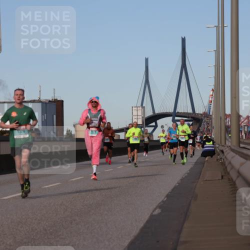 03.10.2024 - Köhlbrandbrückenlauf Luisa Fischer http://msf.ph/oto/7148125 03.10.2024 09:43:46 Position 3 1329, 1478 meine-sportfotos.de