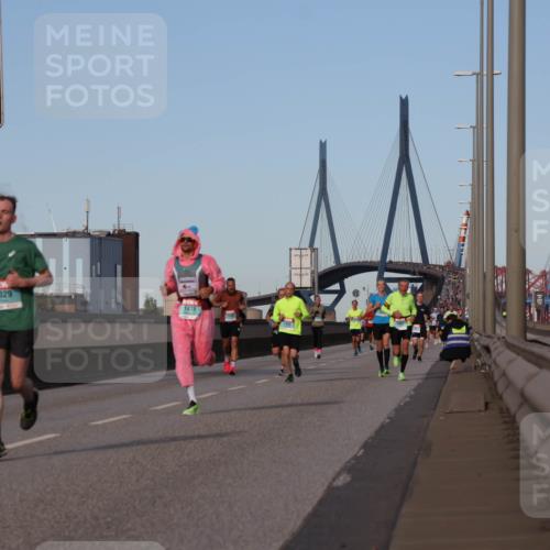 03.10.2024 - Köhlbrandbrückenlauf Luisa Fischer http://msf.ph/oto/7148130 03.10.2024 09:43:47 Position 3 1329, 1478 meine-sportfotos.de