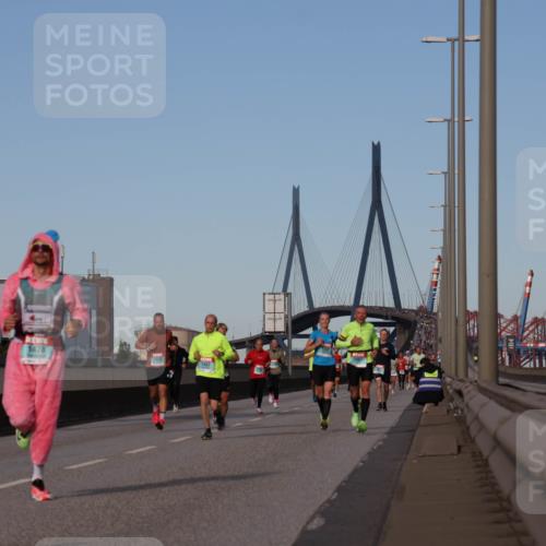 03.10.2024 - Köhlbrandbrückenlauf Luisa Fischer http://msf.ph/oto/7148157 03.10.2024 09:43:50 Position 3 1478, 1482 meine-sportfotos.de