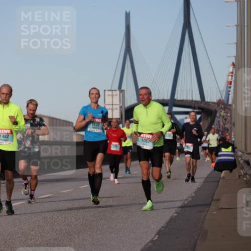 03.10.2024 - Köhlbrandbrückenlauf Luisa Fischer http://msf.ph/oto/7148171 03.10.2024 09:43:53 Position 3 1533, 1132, 1482, 1140, 1067, 1197, 1437 meine-sportfotos.de