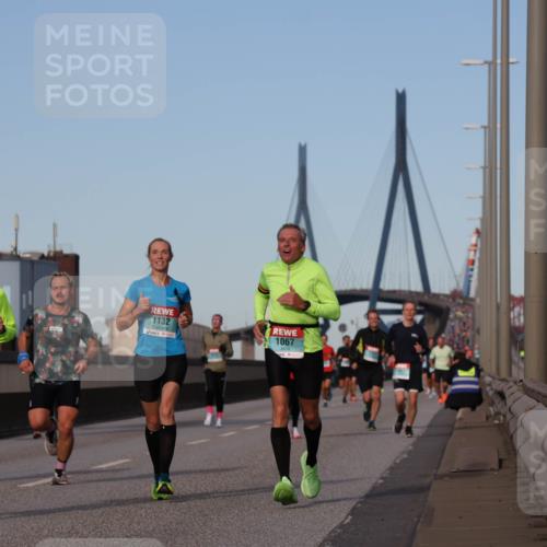03.10.2024 - Köhlbrandbrückenlauf Luisa Fischer http://msf.ph/oto/7148188 03.10.2024 09:43:55 Position 3 1533, 1482, 1132, 1067 meine-sportfotos.de