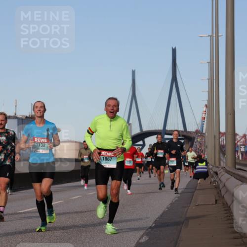 03.10.2024 - Köhlbrandbrückenlauf Luisa Fischer http://msf.ph/oto/7148206 03.10.2024 09:43:56 Position 3 82, 1132, 1067, 1140, 1437 meine-sportfotos.de