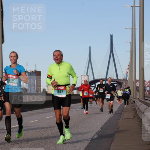 03.10.2024 - Köhlbrandbrückenlauf Luisa Fischer http://msf.ph/oto/7148215 03.10.2024 09:43:57 Position 3 1132, 1067, 1140, 1437 meine-sportfotos.de