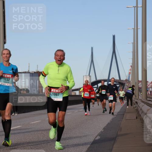 03.10.2024 - Köhlbrandbrückenlauf Luisa Fischer http://msf.ph/oto/7148220 03.10.2024 09:43:58 Position 3 1132, 1067, 1197, 1140, 1437 meine-sportfotos.de
