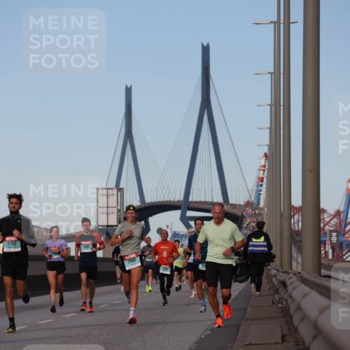 03.10.2024 - Köhlbrandbrückenlauf Luisa Fischer http://msf.ph/oto/7148263 03.10.2024 09:44:10 Position 3 940, 1075, 1763, 1442, 2293, 1205 meine-sportfotos.de