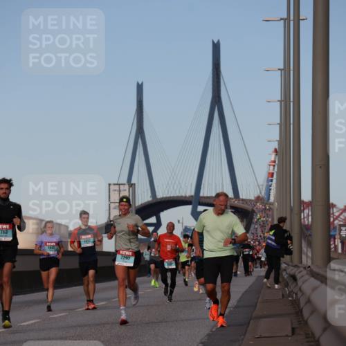 03.10.2024 - Köhlbrandbrückenlauf Luisa Fischer http://msf.ph/oto/7148270 03.10.2024 09:44:11 Position 3 75, 1763, 1443, 1442, 2293 meine-sportfotos.de