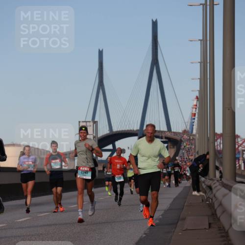 03.10.2024 - Köhlbrandbrückenlauf Luisa Fischer http://msf.ph/oto/7148279 03.10.2024 09:44:12 Position 3 1763, 1443, 1442, 2293, 1205 meine-sportfotos.de