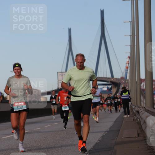 03.10.2024 - Köhlbrandbrückenlauf Luisa Fischer http://msf.ph/oto/7148310 03.10.2024 09:44:15 Position 3 1443, 2293, 1205 meine-sportfotos.de