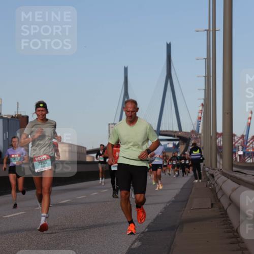 03.10.2024 - Köhlbrandbrückenlauf Luisa Fischer http://msf.ph/oto/7148316 03.10.2024 09:44:16 Position 3 1443, 2293, 200 meine-sportfotos.de