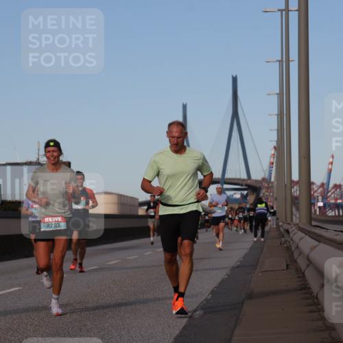 03.10.2024 - Köhlbrandbrückenlauf Luisa Fischer http://msf.ph/oto/7148323 03.10.2024 09:44:17 Position 3 2293 meine-sportfotos.de
