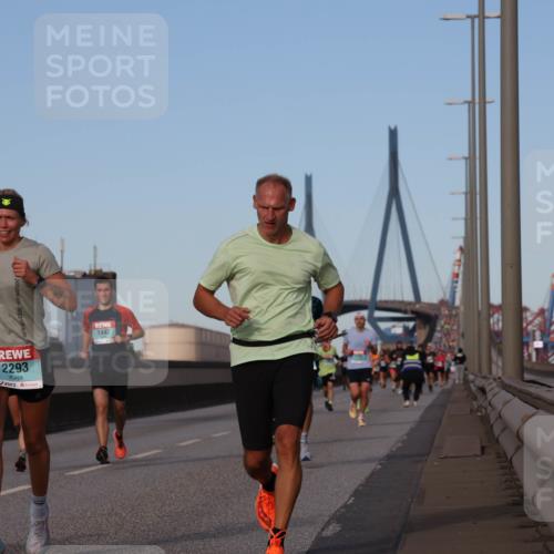 03.10.2024 - Köhlbrandbrückenlauf Luisa Fischer http://msf.ph/oto/7148331 03.10.2024 09:44:18 Position 3 2293, 1442 meine-sportfotos.de