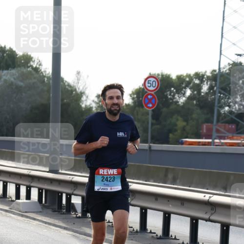 03.10.2024 - Köhlbrandbrückenlauf Miley Keyser http://msf.ph/oto/7155487 03.10.2024 09:10:23 Position 3 2423, 50 meine-sportfotos.de