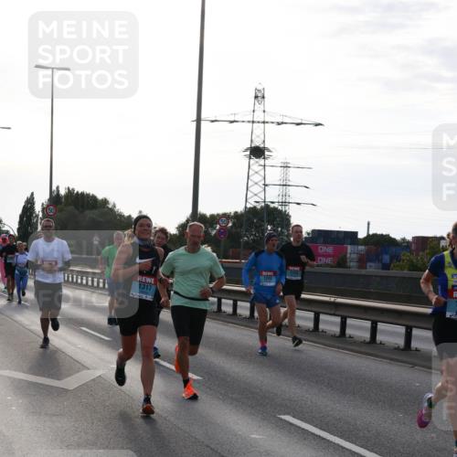 03.10.2024 - Köhlbrandbrückenlauf Miley Keyser http://msf.ph/oto/7156163 03.10.2024 09:13:28 Position 3 1317, 1159, 1243 meine-sportfotos.de