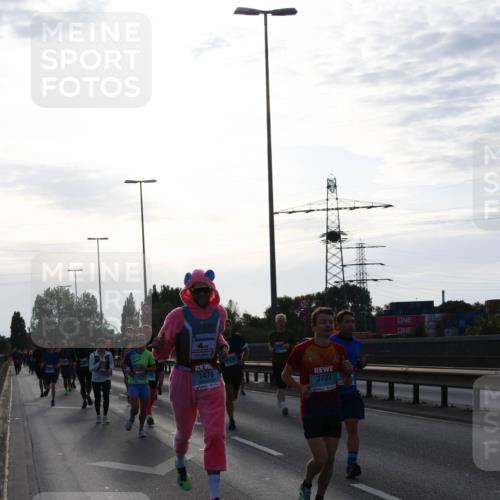 03.10.2024 - Köhlbrandbrückenlauf Miley Keyser http://msf.ph/oto/7156206 03.10.2024 09:13:37 Position 3 1111, 1478, 3737 meine-sportfotos.de