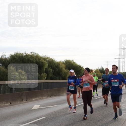 03.10.2024 - Köhlbrandbrückenlauf Miley Keyser http://msf.ph/oto/7157353 03.10.2024 09:16:54 Position 3 2753, 2752, 2072 meine-sportfotos.de