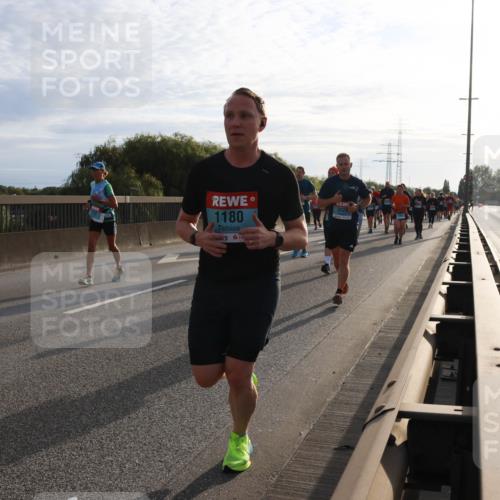 03.10.2024 - Köhlbrandbrückenlauf Miley Keyser http://msf.ph/oto/7157655 03.10.2024 09:18:01 Position 3 1180, 3020 meine-sportfotos.de