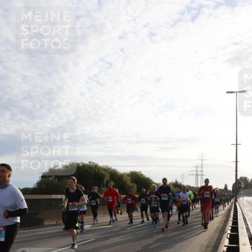 03.10.2024 - Köhlbrandbrückenlauf Miley Keyser http://msf.ph/oto/7157677 03.10.2024 09:18:13 Position 3 3, 316, 15 meine-sportfotos.de