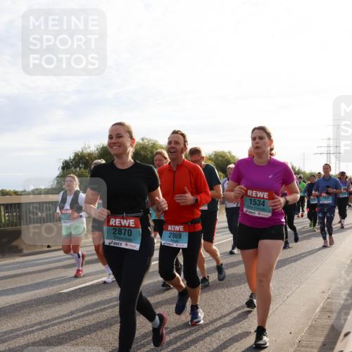 03.10.2024 - Köhlbrandbrückenlauf Miley Keyser http://msf.ph/oto/7157862 03.10.2024 09:19:11 Position 3 232, 2870, 2869, 1534 meine-sportfotos.de