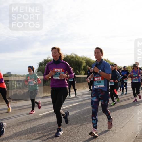 03.10.2024 - Köhlbrandbrückenlauf Miley Keyser http://msf.ph/oto/7157870 03.10.2024 09:19:14 Position 3 300, 1940, 2631, 1828, 2270, 1648 meine-sportfotos.de