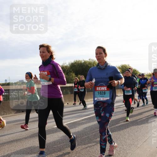 03.10.2024 - Köhlbrandbrückenlauf Miley Keyser http://msf.ph/oto/7157872 03.10.2024 09:19:14 Position 3 1828, 2270, 1648 meine-sportfotos.de