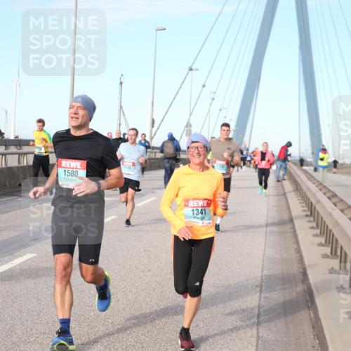 03.10.2024 - Köhlbrandbrückenlauf Jannik Wohlers http://msf.ph/oto/7164369 03.10.2024 09:41:38 Position 2 1580, 1685, 1341 meine-sportfotos.de