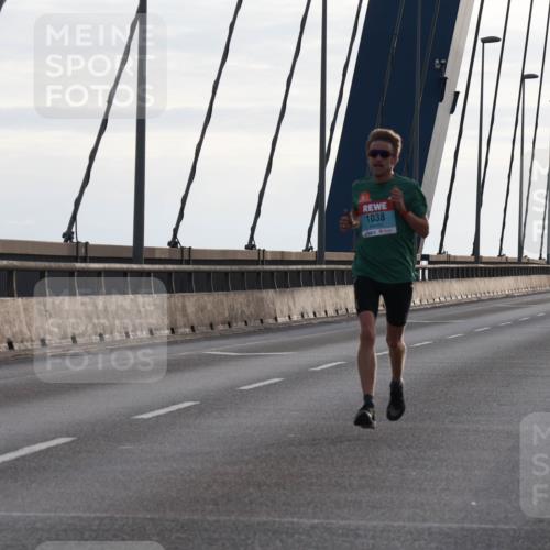 03.10.2024 - Köhlbrandbrückenlauf Matties Gatica Varas http://msf.ph/oto/7164783 03.10.2024 09:17:25 Position 2 1038 meine-sportfotos.de