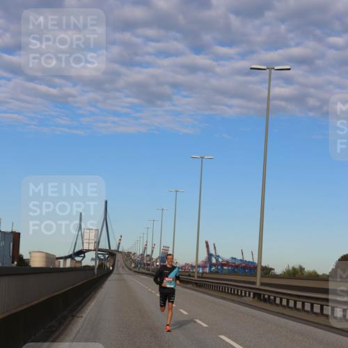 03.10.2024 - Köhlbrandbrückenlauf Miley Keyser http://msf.ph/oto/7164886 03.10.2024 09:32:39 Position 3  meine-sportfotos.de