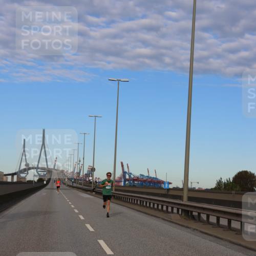 03.10.2024 - Köhlbrandbrückenlauf Miley Keyser http://msf.ph/oto/7164927 03.10.2024 09:33:41 Position 3  meine-sportfotos.de