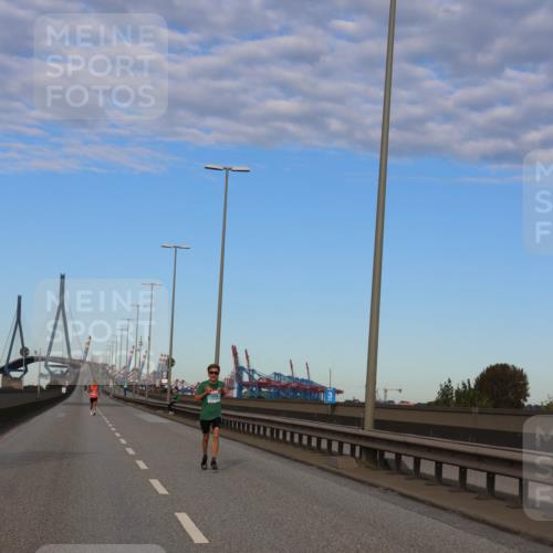 03.10.2024 - Köhlbrandbrückenlauf Miley Keyser http://msf.ph/oto/7164932 03.10.2024 09:33:42 Position 3  meine-sportfotos.de