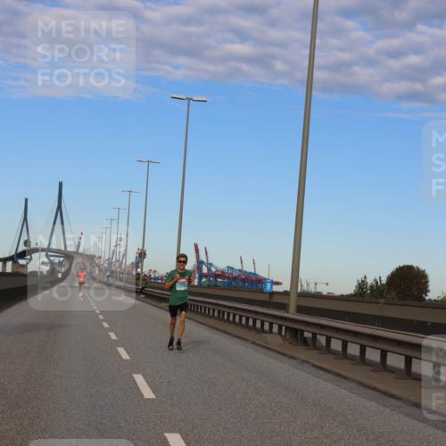 03.10.2024 - Köhlbrandbrückenlauf Miley Keyser http://msf.ph/oto/7164939 03.10.2024 09:33:42 Position 3  meine-sportfotos.de