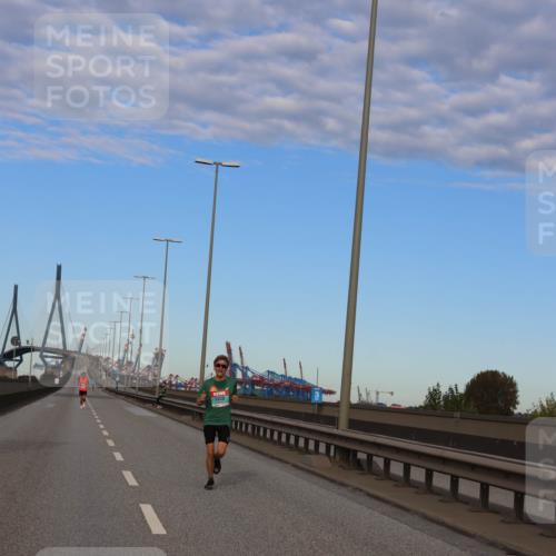 03.10.2024 - Köhlbrandbrückenlauf Miley Keyser http://msf.ph/oto/7164944 03.10.2024 09:33:43 Position 3 1038 meine-sportfotos.de