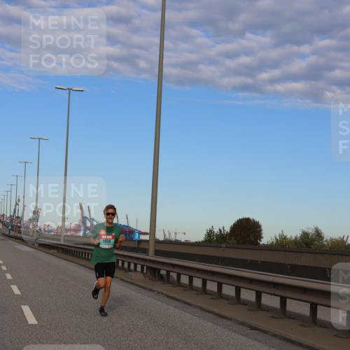 03.10.2024 - Köhlbrandbrückenlauf Miley Keyser http://msf.ph/oto/7164955 03.10.2024 09:33:44 Position 3 1038 meine-sportfotos.de
