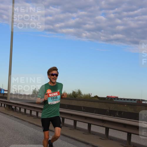 03.10.2024 - Köhlbrandbrückenlauf Miley Keyser http://msf.ph/oto/7164972 03.10.2024 09:33:45 Position 3 1038 meine-sportfotos.de