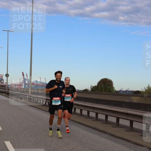 03.10.2024 - Köhlbrandbrückenlauf Miley Keyser http://msf.ph/oto/7165157 03.10.2024 09:34:55 Position 3 2423, 1020, 610 meine-sportfotos.de